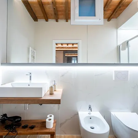 Daire Guelfa 4 Guests With Terrace, Ac & Wi-fi